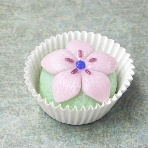 Click to view detail for HG-236 Flower Ball Mint & Strawberry $63